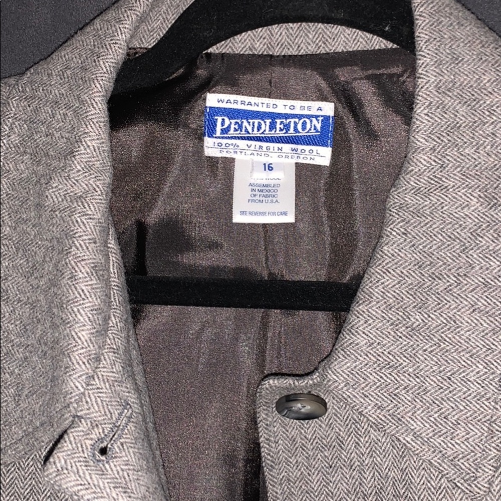 New. Never Worn. Pendleton Jacket Size 16 - image 2